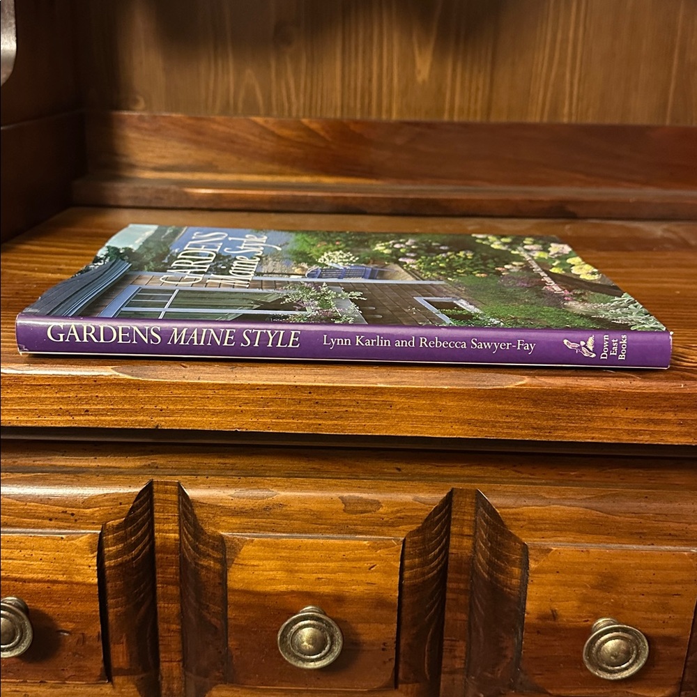 Gardens Maine Style Coffee Table Book
